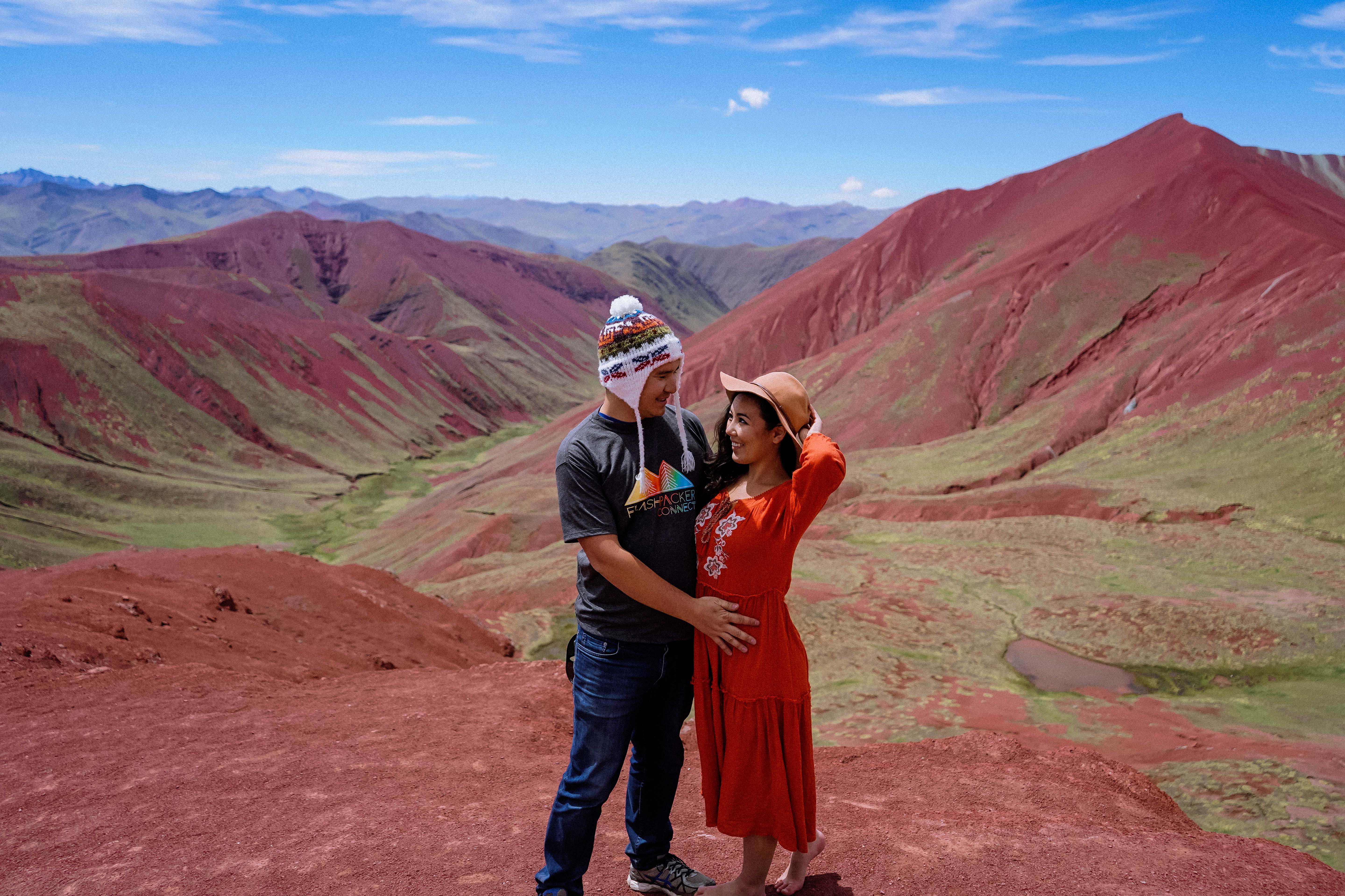 rainbow-mountain-red-valley-couple-shot-peru