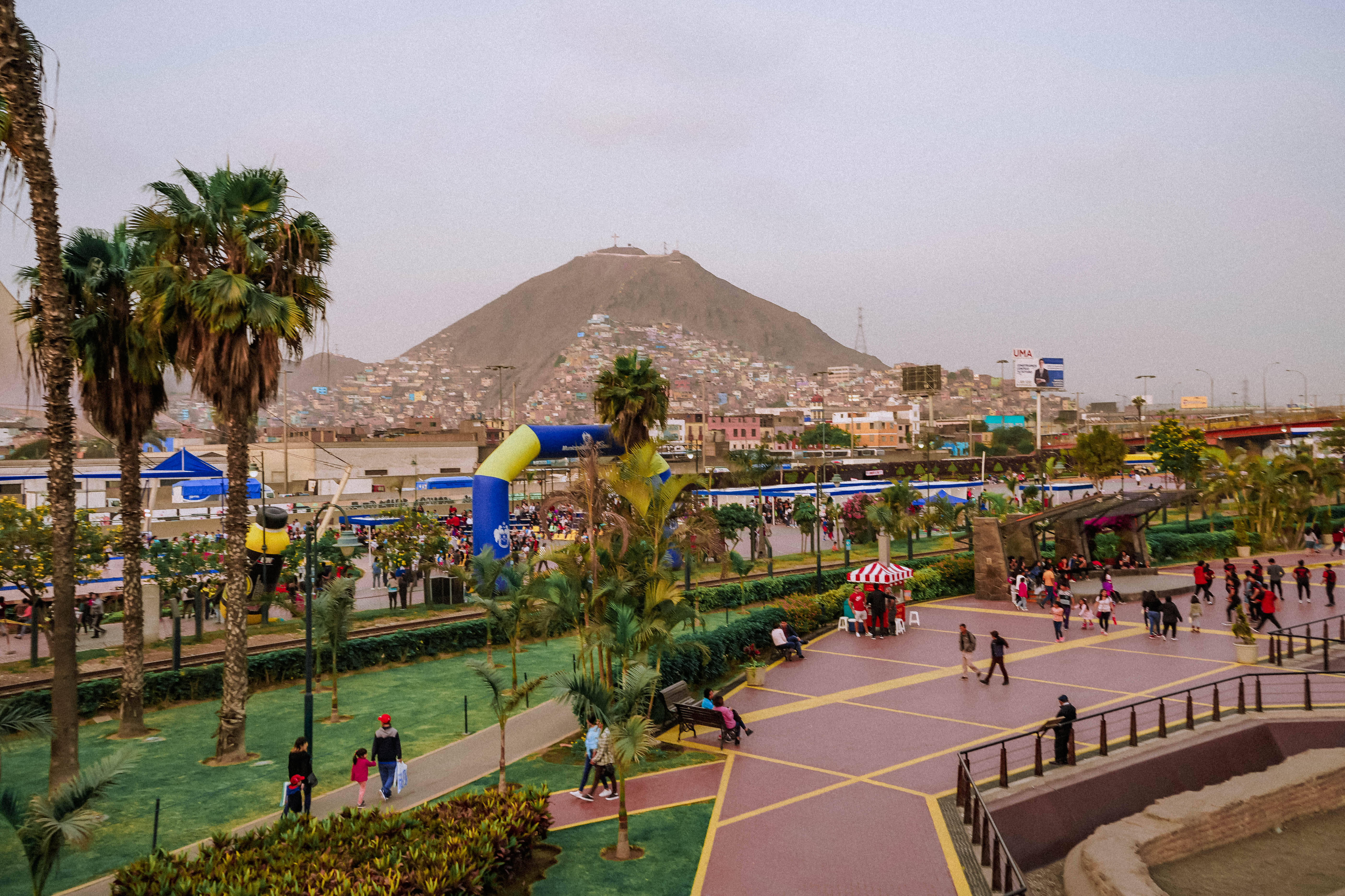 lima-peru-favelas
