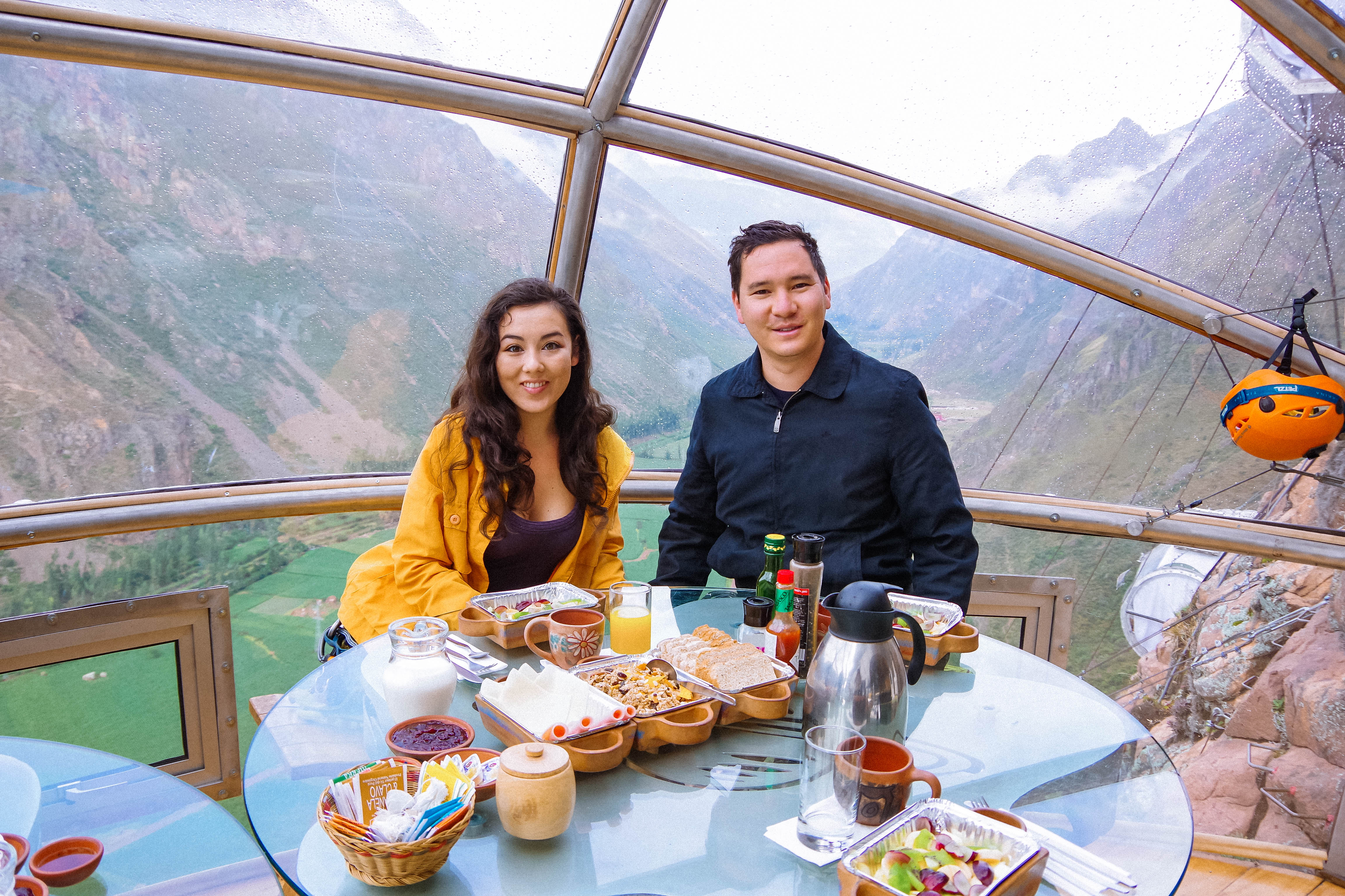 skylodge-breakfast-view-peru-adventure-suites